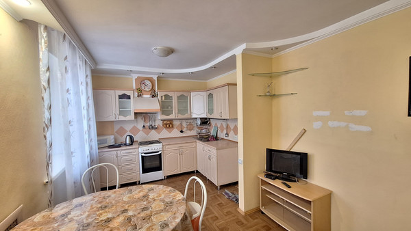 Продам трехкомнатную (3-комн.) квартиру, Крымская ул, 6, Ишим г