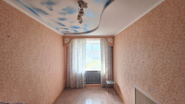 Продам трехкомнатную (3-комн.) квартиру, Крымская ул, 6, Ишим г
