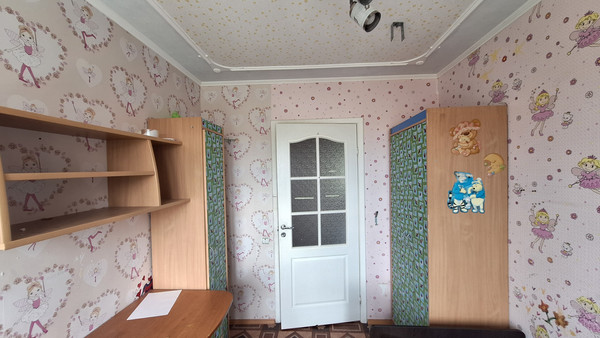 Продам трехкомнатную (3-комн.) квартиру, Крымская ул, 6, Ишим г