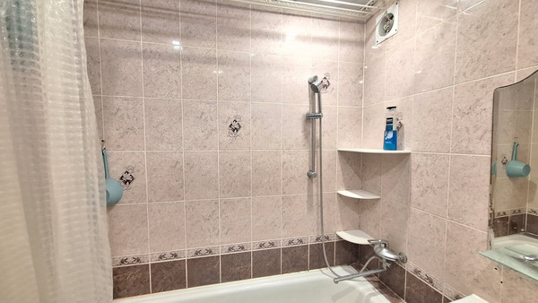 Продам трехкомнатную (3-комн.) квартиру, Крымская ул, 6, Ишим г