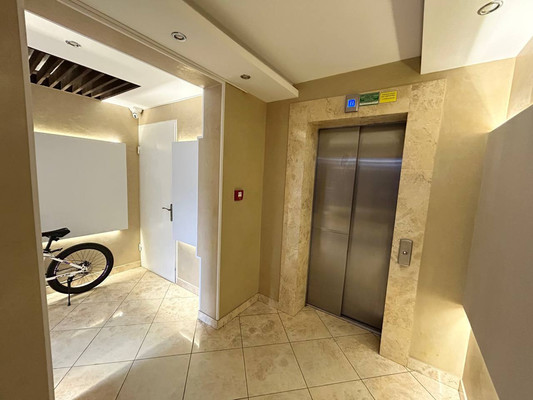 Продам трехкомнатную (3-комн.) квартиру, Беспалова ул, 110кв, Симферополь г