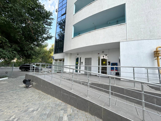 Продам трехкомнатную (3-комн.) квартиру, Беспалова ул, 110кв, Симферополь г