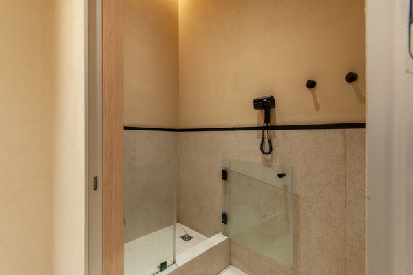 Продам трехкомнатную (3-комн.) квартиру, Волоколамское ш, 95/2к3, Москва г