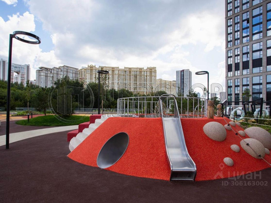 Продам трехкомнатную (3-комн.) квартиру, Генерала Дорохова пр-кт, 49, Москва г
