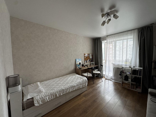 Продам двухкомнатную (2-комн.) квартиру, Истринская ул, 8к1, Москва г