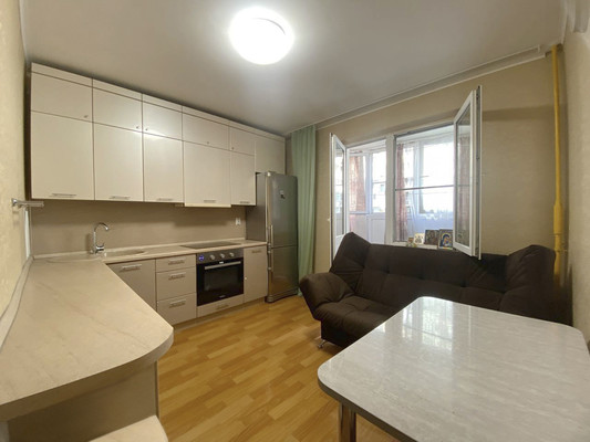 Продам двухкомнатную (2-комн.) квартиру, Западный Обход ул, 39/1к5, Краснодар г