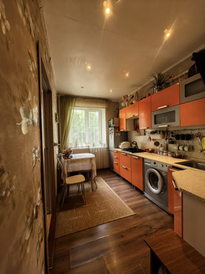Продам трехкомнатную (3-комн.) квартиру, Большевистский пер, 2А, Дмитров г