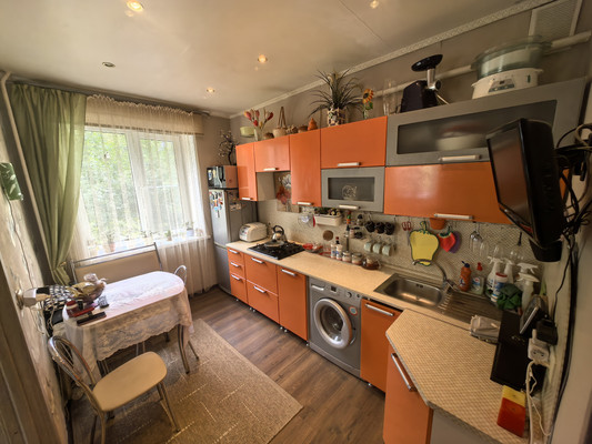 Продам трехкомнатную (3-комн.) квартиру, Большевистский пер, 2А, Дмитров г