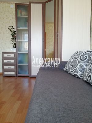 Продам однокомнатную (1-комн.) квартиру, Фёдора Абрамова ул, 8, Парголово п