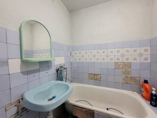 Продам трехкомнатную (3-комн.) квартиру, Фрунзе ул, 9к3, Баксан г