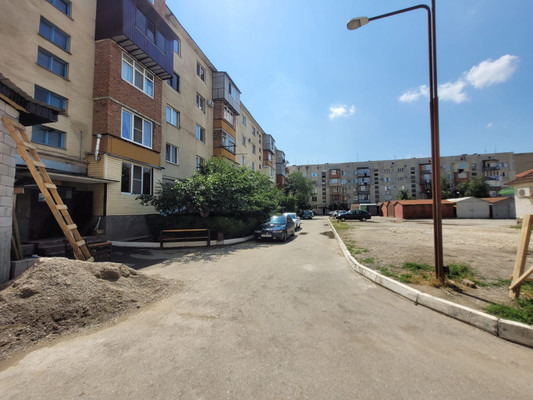 Продам трехкомнатную (3-комн.) квартиру, Фрунзе ул, 9к3, Баксан г