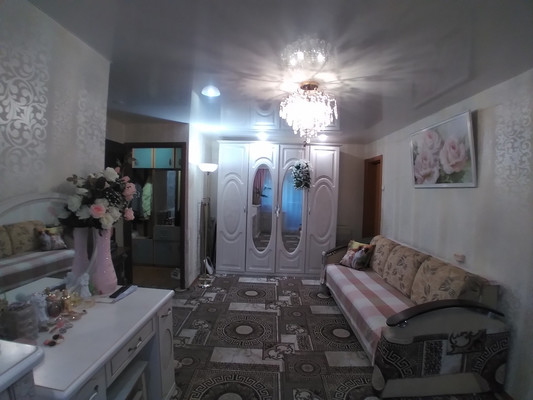 Продам двухкомнатную (2-комн.) квартиру, Кулакова ул, 8, Пенза г
