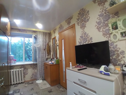 Продам двухкомнатную (2-комн.) квартиру, Кулакова ул, 8, Пенза г