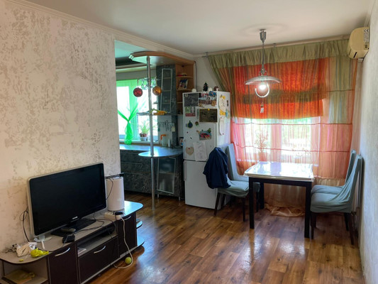 Продам трехкомнатную (3-комн.) квартиру, Строителей пр-кт, 41, Волгодонск г
