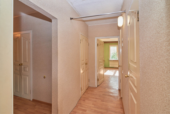 Продам трехкомнатную (3-комн.) квартиру, Партизанская ул, 101, Иркутск г
