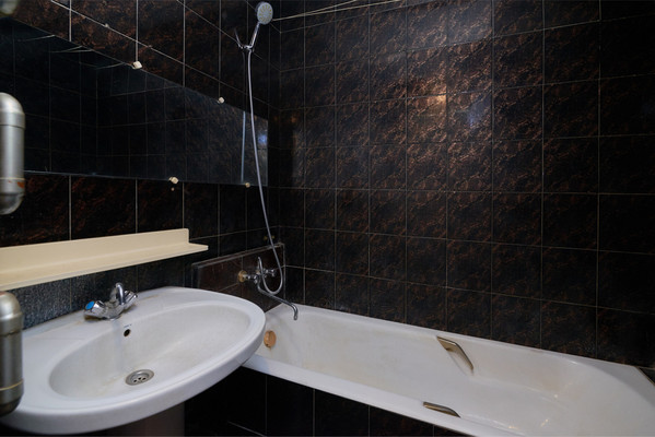 Продам трехкомнатную (3-комн.) квартиру, Партизанская ул, 101, Иркутск г