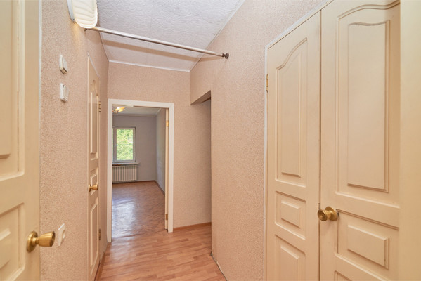 Продам трехкомнатную (3-комн.) квартиру, Партизанская ул, 101, Иркутск г
