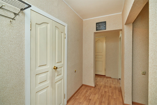 Продам трехкомнатную (3-комн.) квартиру, Партизанская ул, 101, Иркутск г