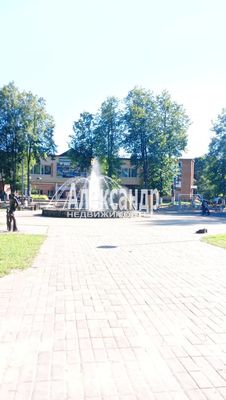 Продам многокомнатную квартиру, Садовый пер, 4, Рощино гп