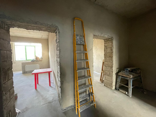 Продам трехкомнатную (3-комн.) квартиру, Солнечная ул, 125, Нальчик г