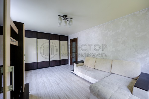 Продам двухкомнатную (2-комн.) квартиру, 1-я Хуторская ул, 8к1, Москва г
