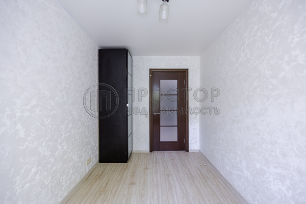 Продам двухкомнатную (2-комн.) квартиру, 1-я Хуторская ул, 8к1, Москва г