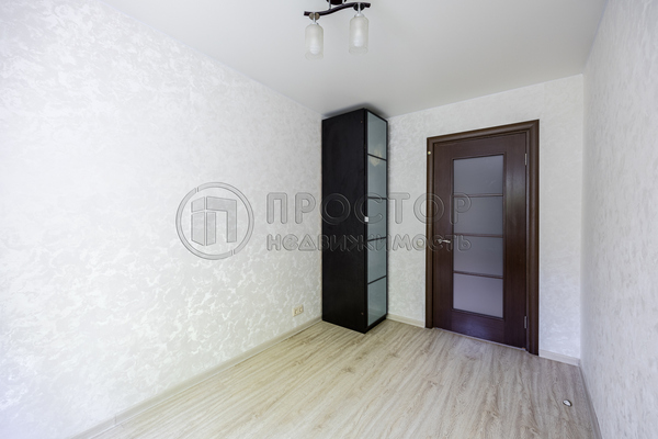 Продам двухкомнатную (2-комн.) квартиру, 1-я Хуторская ул, 8к1, Москва г