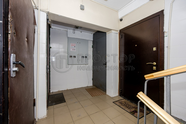 Продам двухкомнатную (2-комн.) квартиру, 1-я Хуторская ул, 8к1, Москва г