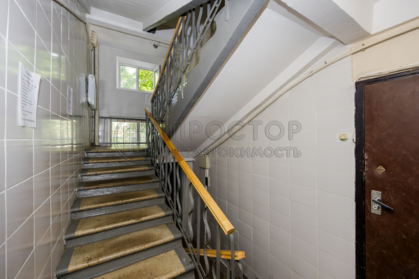 Продам двухкомнатную (2-комн.) квартиру, 1-я Хуторская ул, 8к1, Москва г