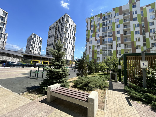 Продам однокомнатную (1-комн.) квартиру, Луговая ул, 6жк1, Симферополь г