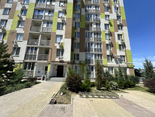 Продам однокомнатную (1-комн.) квартиру, Луговая ул, 6жк1, Симферополь г