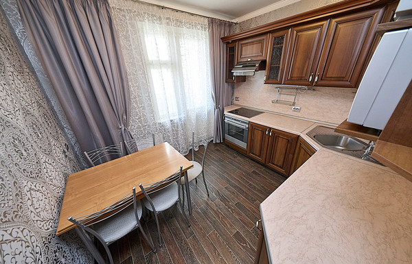Продам трехкомнатную (3-комн.) квартиру, Бадаева ул, 8к2, Санкт-Петербург г