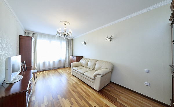Продам трехкомнатную (3-комн.) квартиру, Бадаева ул, 8к2, Санкт-Петербург г