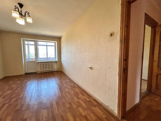 Продам трехкомнатную (3-комн.) квартиру, Набережная ул, 83, Симферополь г