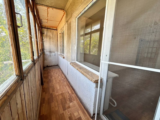 Продам трехкомнатную (3-комн.) квартиру, Набережная ул, 83, Симферополь г