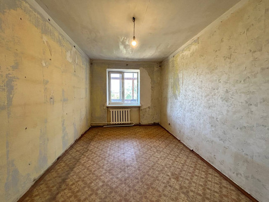 Продам трехкомнатную (3-комн.) квартиру, Набережная ул, 83, Симферополь г