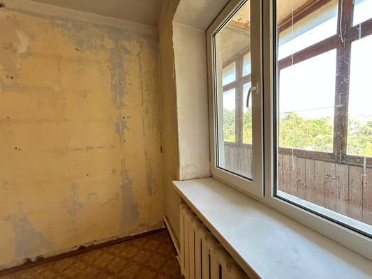 Продам трехкомнатную (3-комн.) квартиру, Набережная ул, 83, Симферополь г