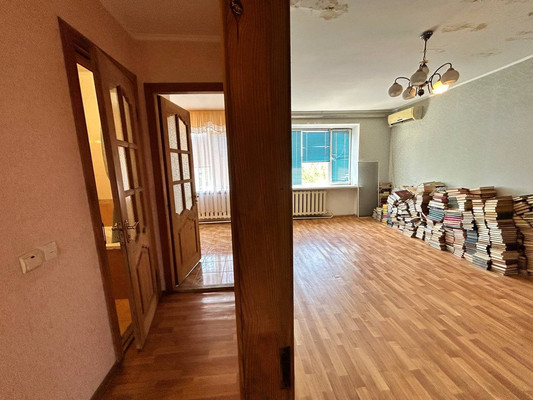 Продам трехкомнатную (3-комн.) квартиру, Набережная ул, 83, Симферополь г