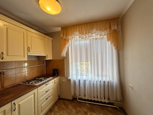 Продам трехкомнатную (3-комн.) квартиру, Набережная ул, 83, Симферополь г