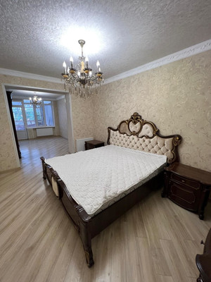 Продам трехкомнатную (3-комн.) квартиру, Байсултанова ул, 35кА, Нальчик г