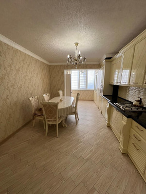 Продам трехкомнатную (3-комн.) квартиру, Байсултанова ул, 35кА, Нальчик г