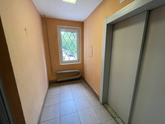 Продам двухкомнатную (2-комн.) квартиру, Исаева ул, 12/2, Королев г