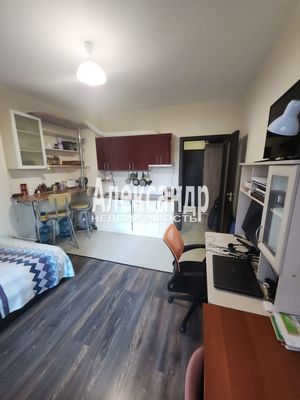 Продам однокомнатную (1-комн.) квартиру, Менделеева б-р, д. 9 корп. 2, Мурино п
