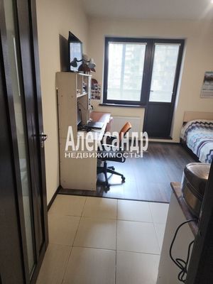 Продам однокомнатную (1-комн.) квартиру, Менделеева б-р, д. 9 корп. 2, Мурино п