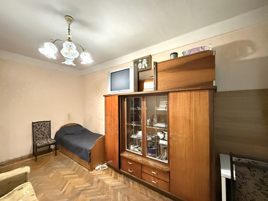 Продам однокомнатную (1-комн.) квартиру, Дзержинского ул, 13, Симферополь г