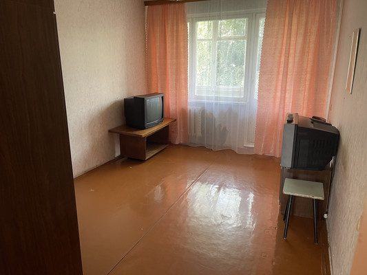 Продам трехкомнатную (3-комн.) квартиру, 9 Апреля ул, 38, Калининград г
