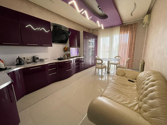 Продам трехкомнатную (3-комн.) квартиру, Пушкина ул, 41, Нальчик г