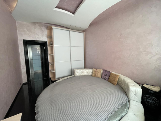 Продам трехкомнатную (3-комн.) квартиру, Пушкина ул, 41, Нальчик г