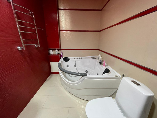 Продам трехкомнатную (3-комн.) квартиру, Пушкина ул, 41, Нальчик г