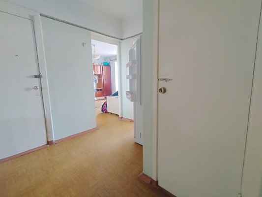 Продам трехкомнатную (3-комн.) квартиру, Черноисточинское ш, 7/3, Нижний Тагил г